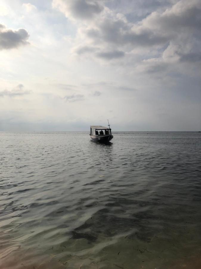 Sapak Bungalow Selong Belanak Esterno foto